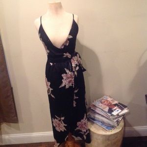 Floral print wrap around dress 😍💓